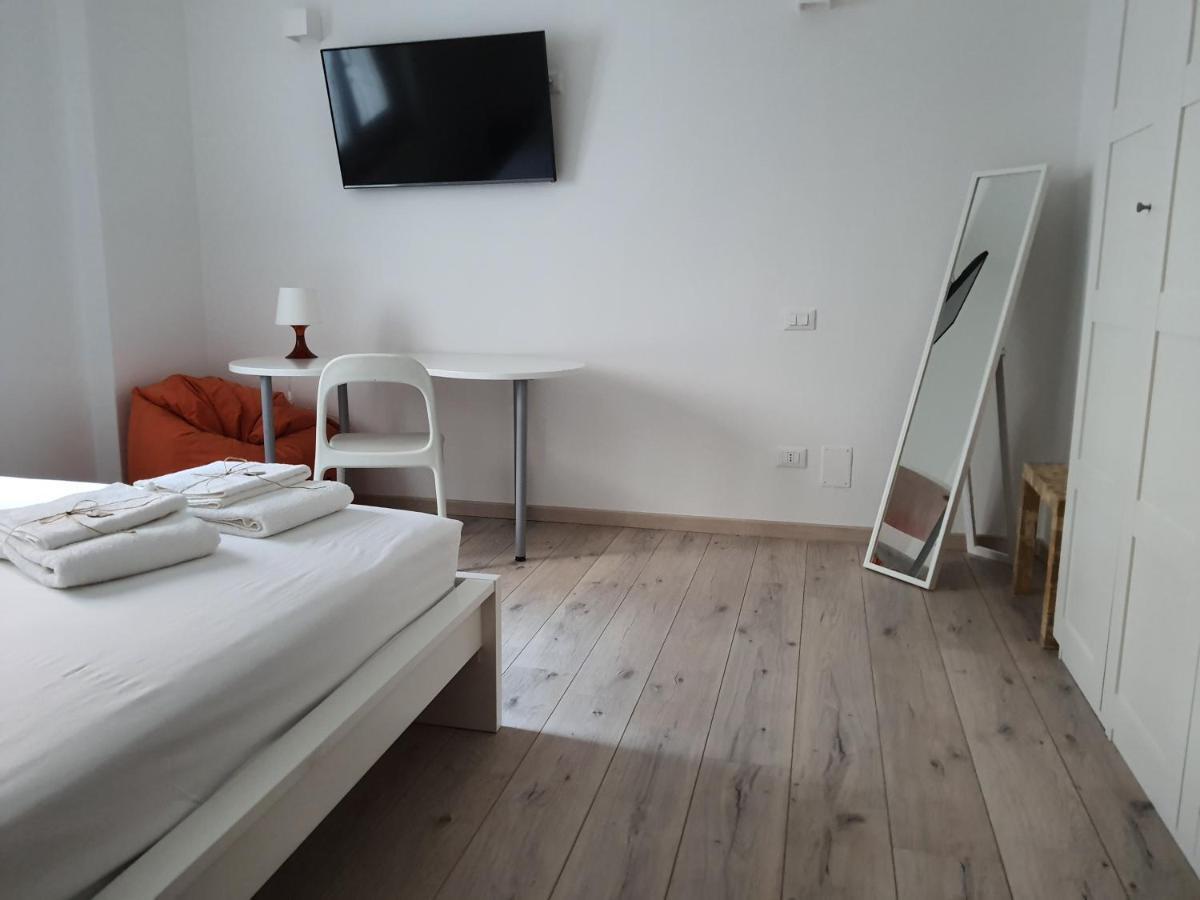 Isabella D'Aragona Guest House Barletta Exterior foto